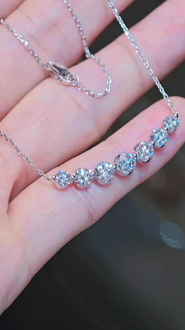 Колье «Улыбка» из семи бриллиантов, 2,37 ct — фото 2