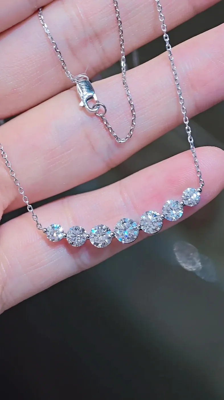 Колье «Улыбка» из семи бриллиантов, 2,37 ct — фото 4