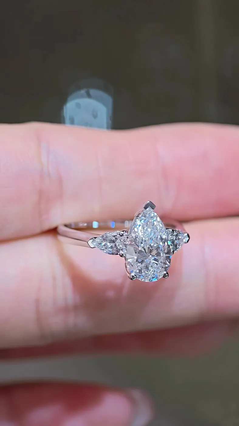 Кольцо «Груша» с тремя камнями, 2,01 ct — фото 3