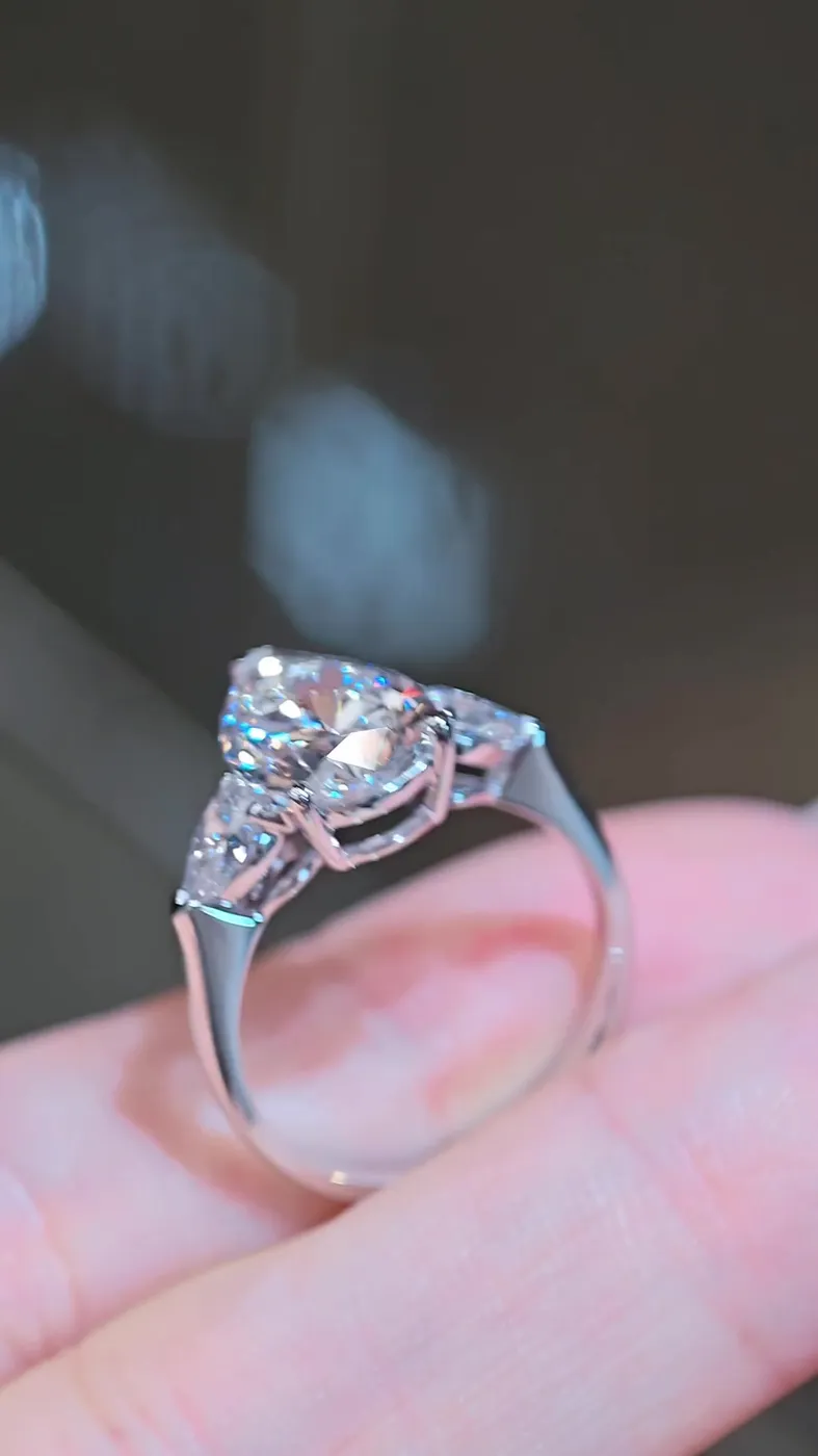 Кольцо «Груша» с тремя камнями, 3,72 ct — фото 2