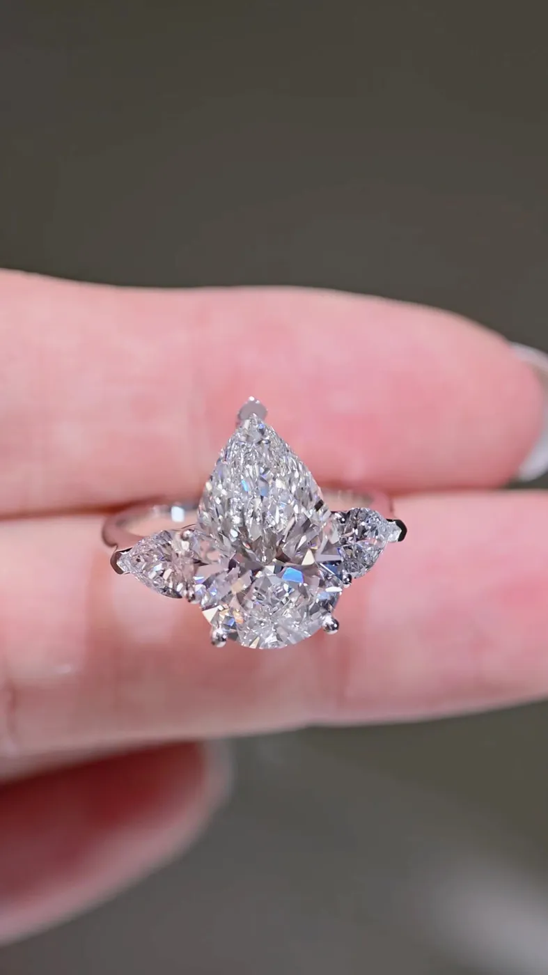 Кольцо «Груша» с тремя камнями, 5,07 ct — фото 2