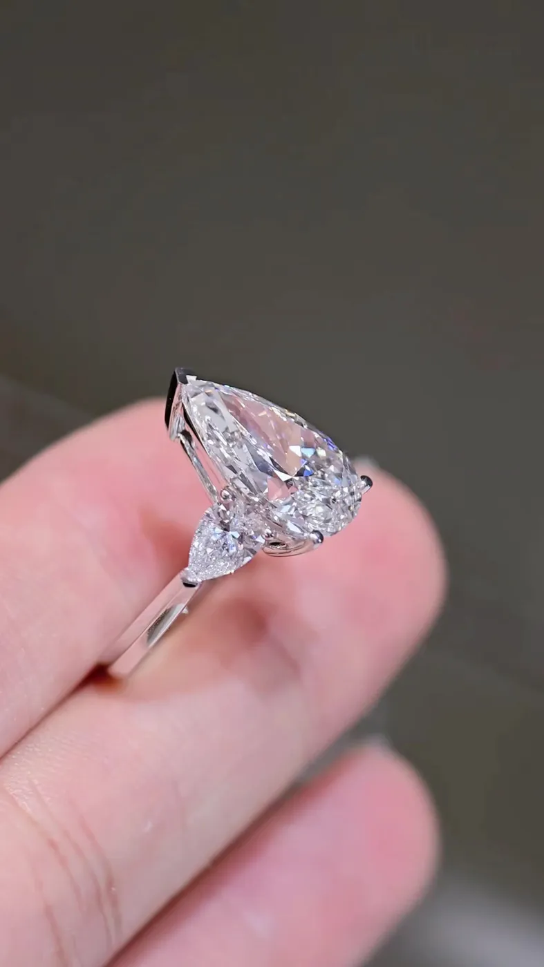 Кольцо «Груша» с тремя камнями, 5,07 ct — фото 3
