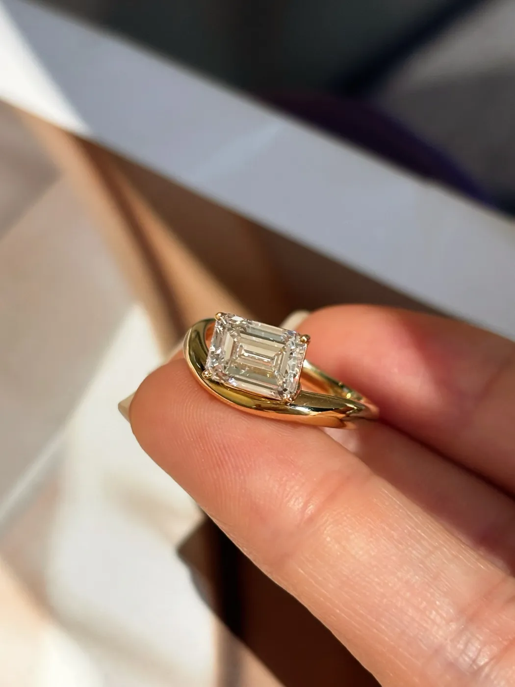 Кольцо «Изумруд» с двойной шинкой, 2 ct — фото 2
