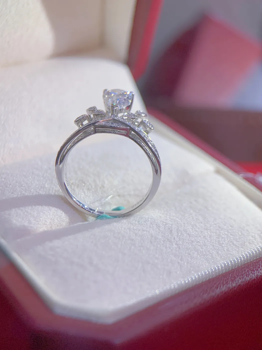 Кольцо «Корона» с бриллиантом «Груша», 1,07 ct — фото 4