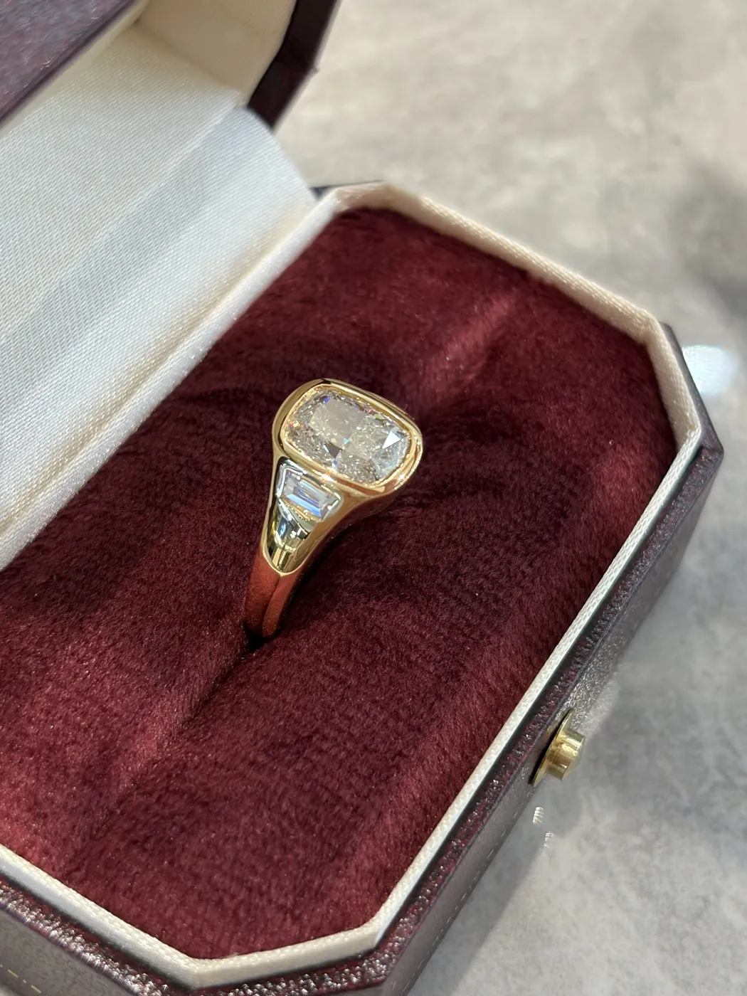 Кольцо «Овал» на массивной шинке, 2 ct — фото 1