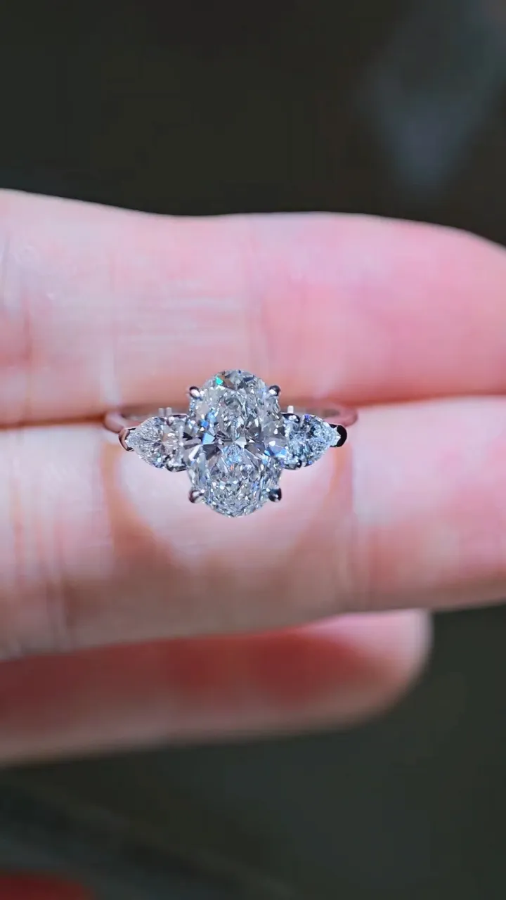 Кольцо «Овал» с тремя камнями, 2,07 ct — фото 1