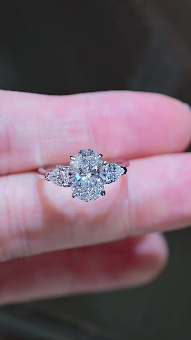 Кольцо «Овал» с тремя камнями, 2,07 ct — фото 2