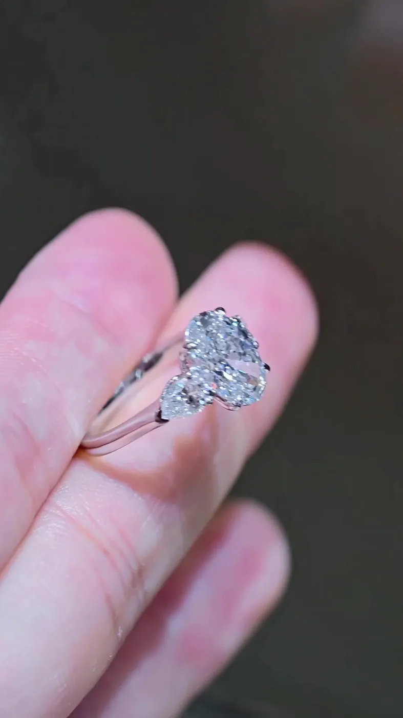 Кольцо «Овал» с тремя камнями, 2,07 ct — фото 3