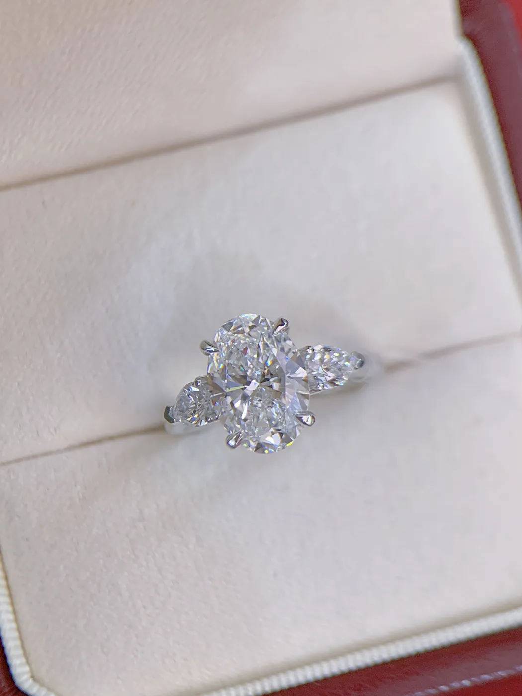 Кольцо «Овал» с тремя камнями, 3,09 ct — фото 4