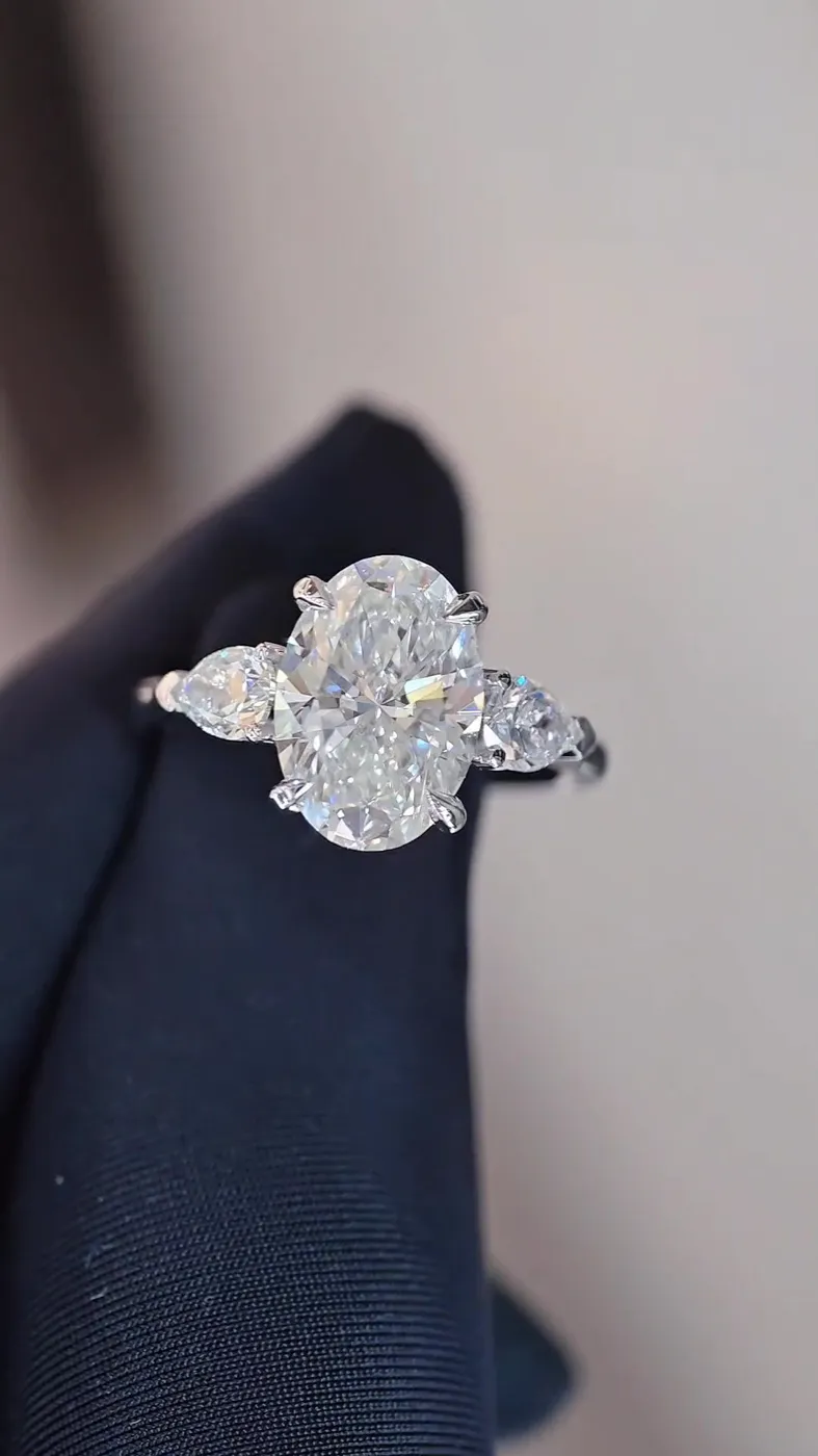 Кольцо «Овал» с тремя камнями, 3,09 ct — фото 6