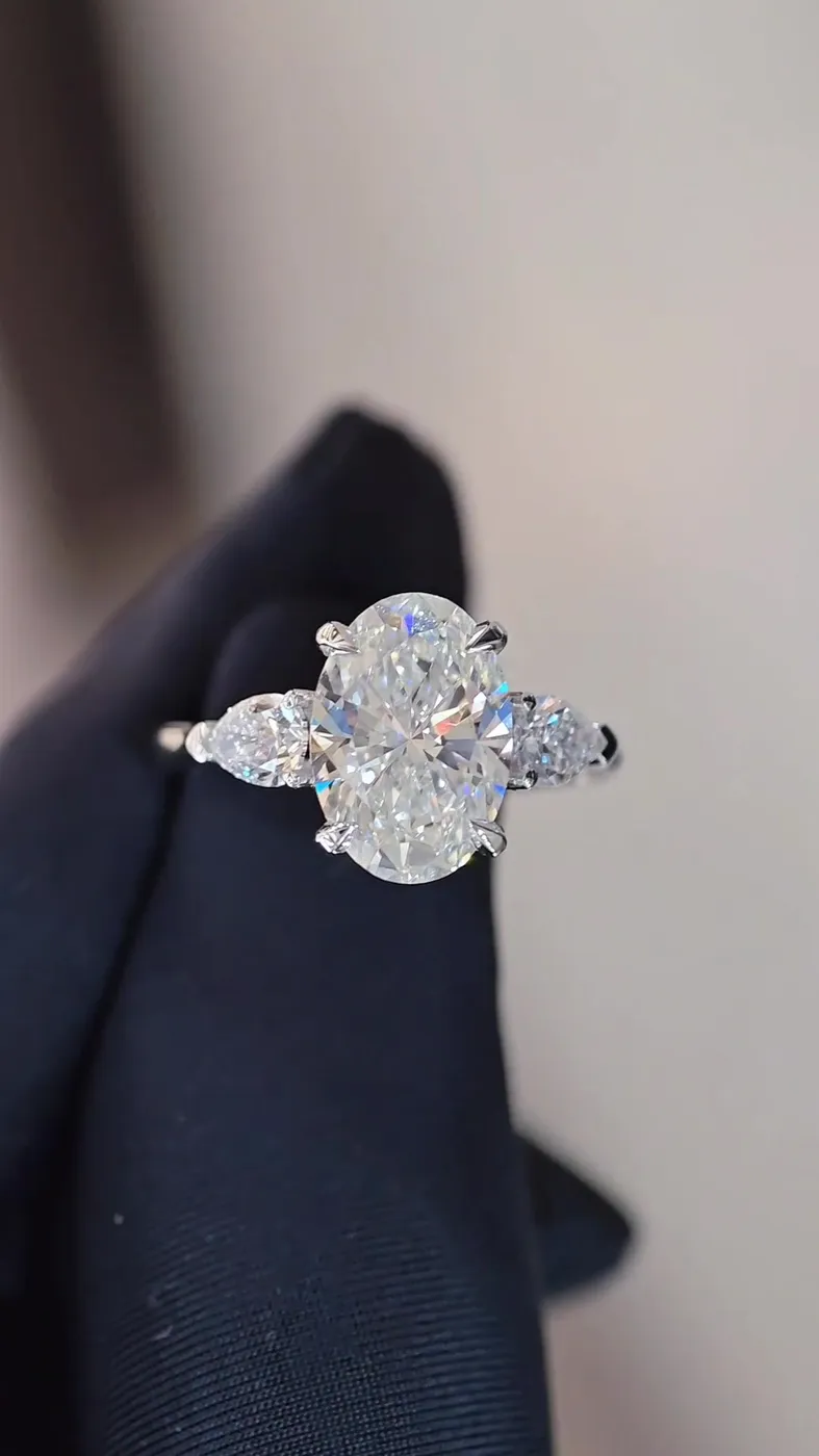 Кольцо «Овал» с тремя камнями, 3,09 ct — фото 7