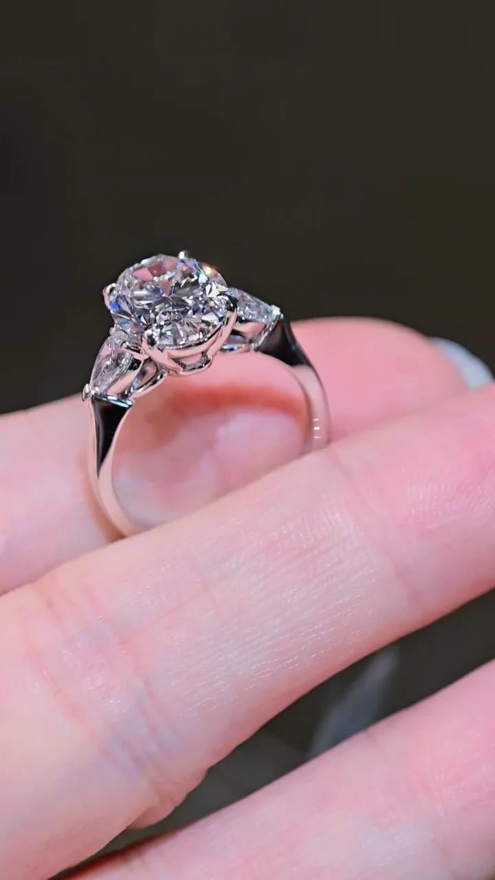 Кольцо «Овал» с тремя камнями, 4,03 ct — фото 1