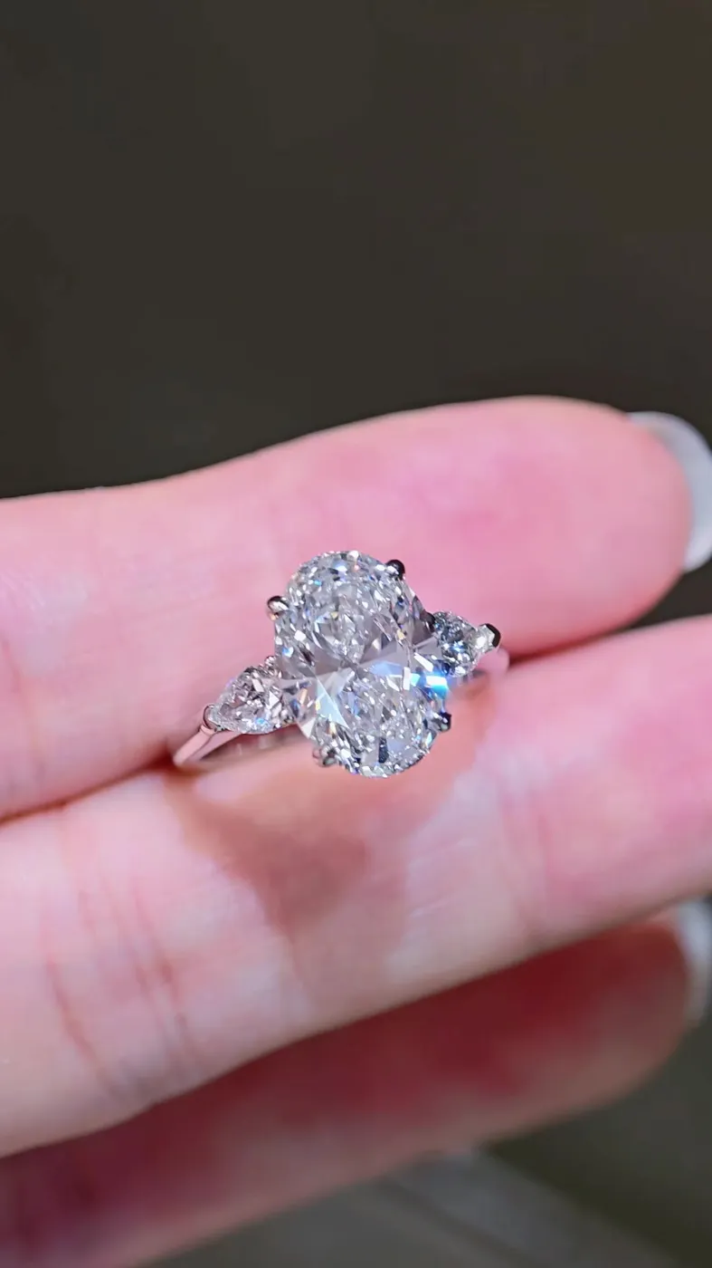 Кольцо «Овал» с тремя камнями, 4,03 ct — фото 2