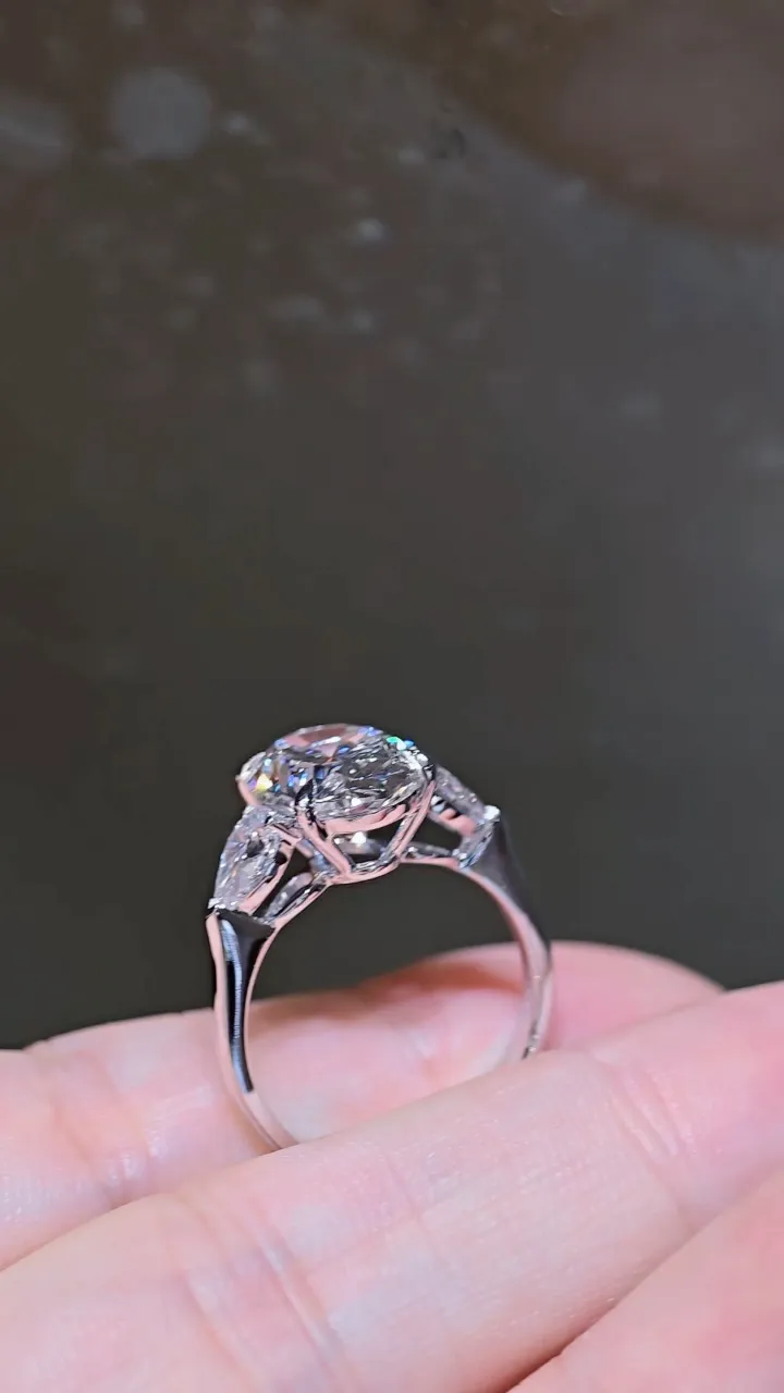 Кольцо «Овал» с тремя камнями, 5 ct — фото 1