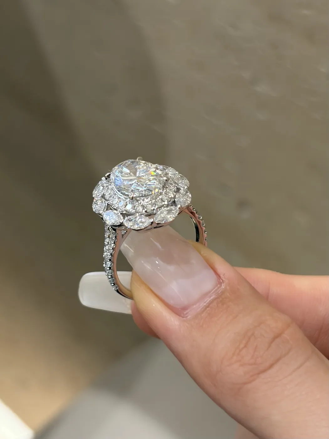 Кольцо «Овал» в ореоле из маркизов, 3 ct — фото 3