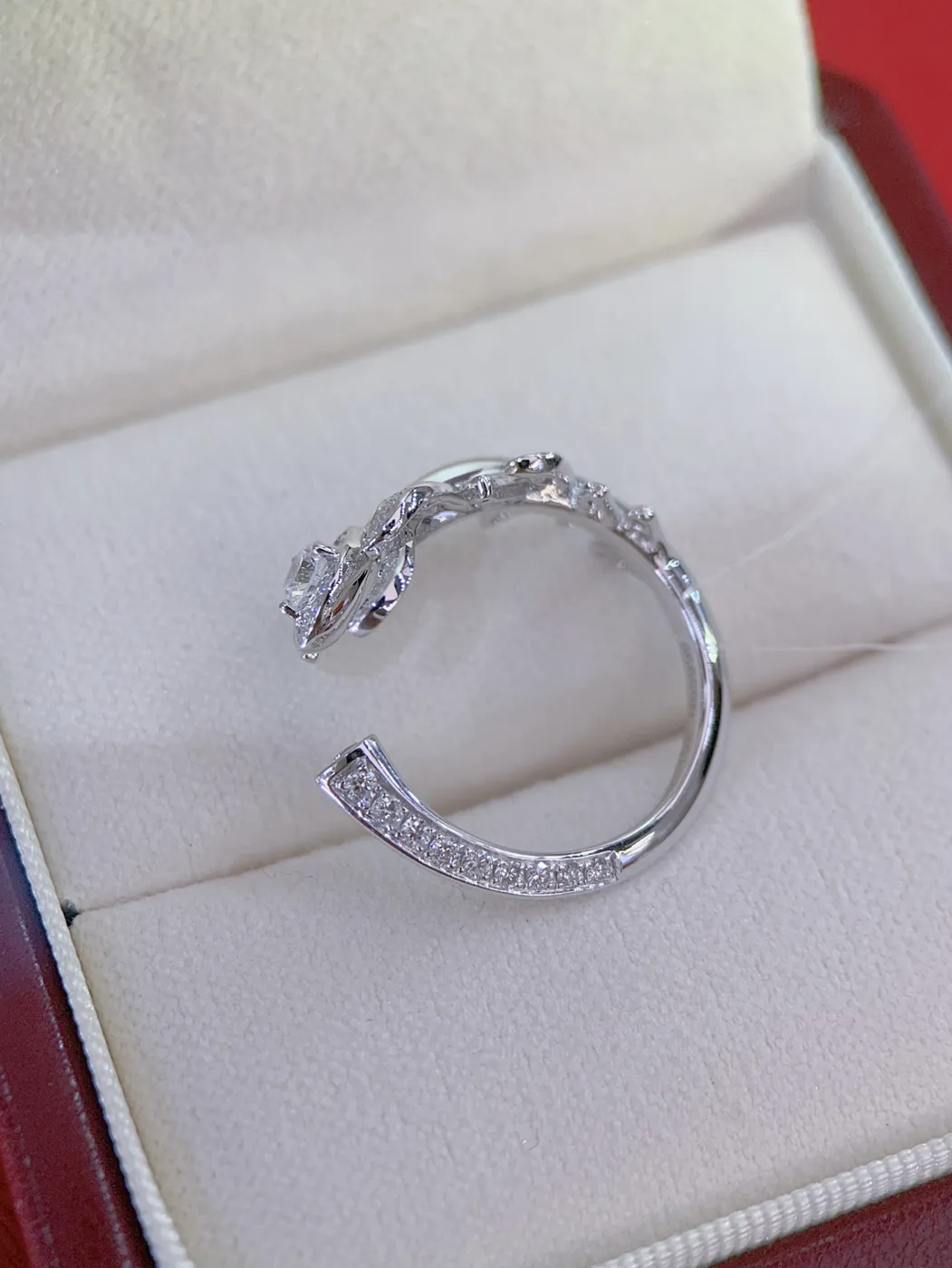 Кольцо «Перо» с бриллиантом «Груша», 0,62 ct — фото 2