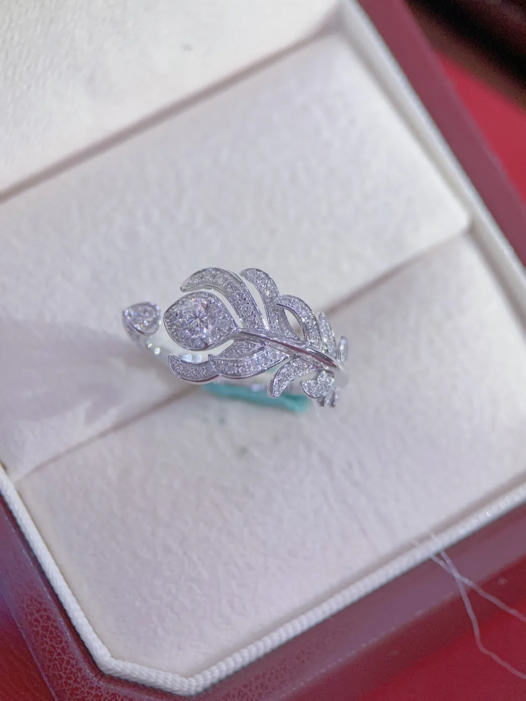 Кольцо «Перо» с бриллиантом «Груша», 0,62 ct — фото 3