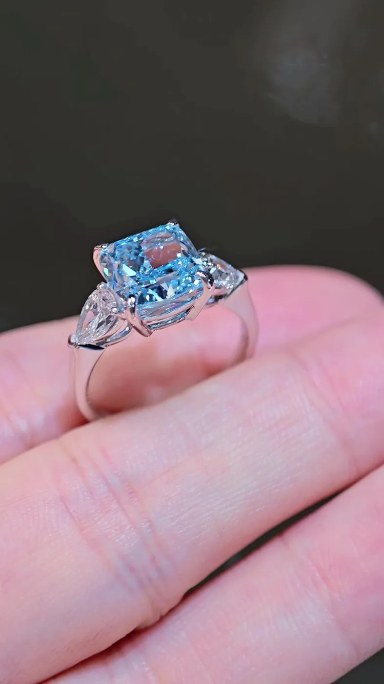 Кольцо с голубым бриллиантом «Кушон», 5,09 ct — фото 2