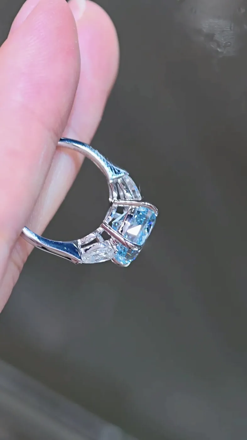 Кольцо с голубым бриллиантом «Кушон», 5,09 ct — фото 3