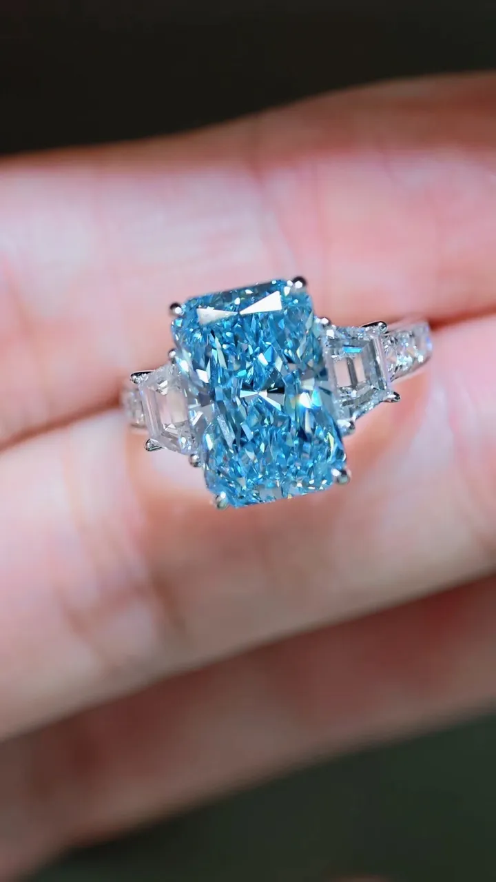 Кольцо с голубым бриллиантом «Радиант», 5,05 ct — фото 1
