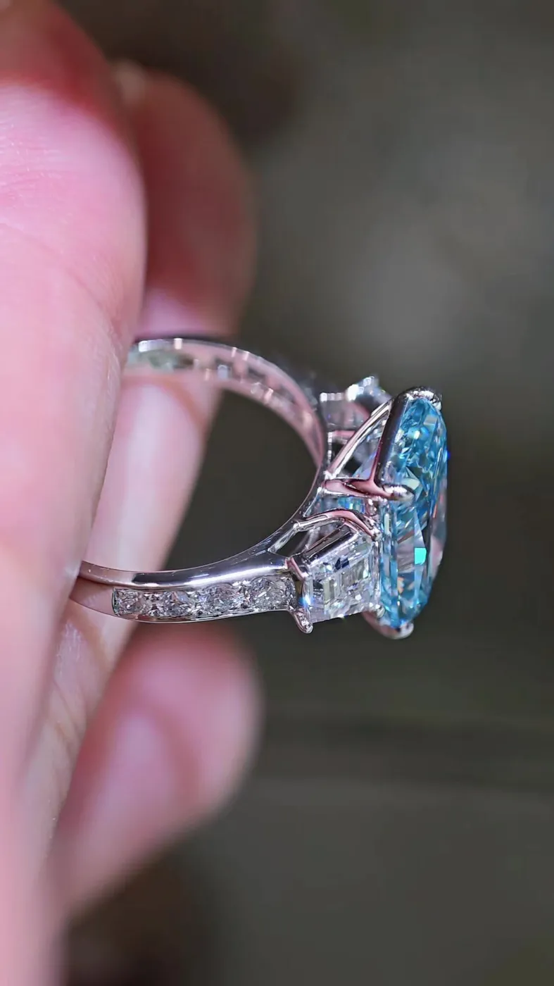 Кольцо с голубым бриллиантом «Радиант», 5,05 ct — фото 3