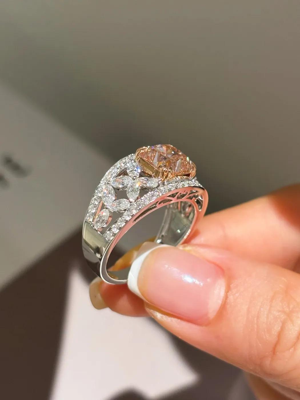 Кольцо с розовым бриллиантом «Овал», 2,5 ct — фото 2