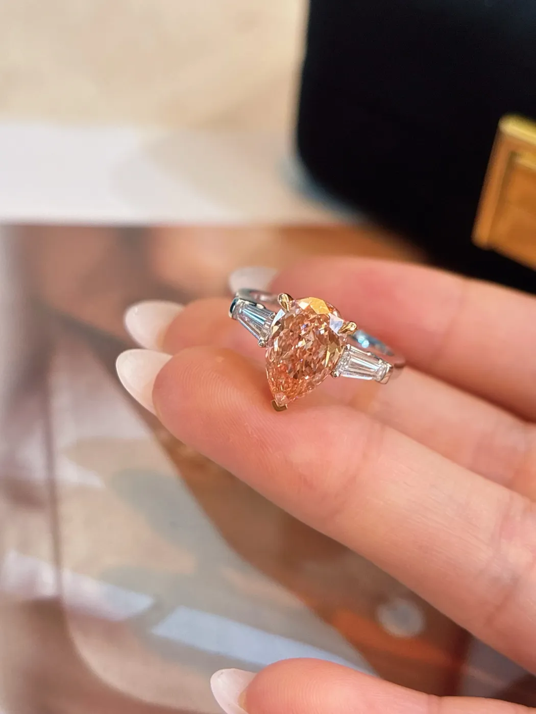 Кольцо с розовым бриллиантом «Радиант», 2,7 ct — фото 2