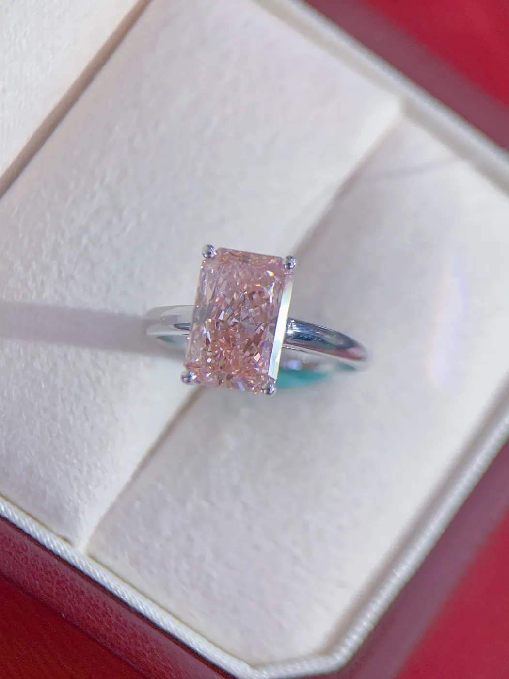 Кольцо с розовым бриллиантом «Радиант», 3,51 ct — фото 3