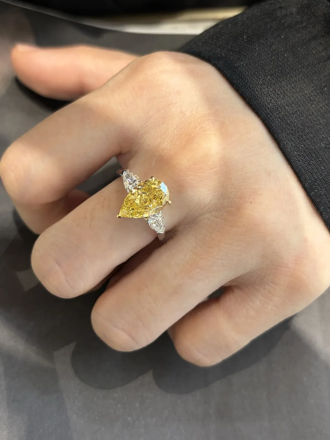 Кольцо с жёлтым бриллиантом «Груша», 3 ct — фото 1