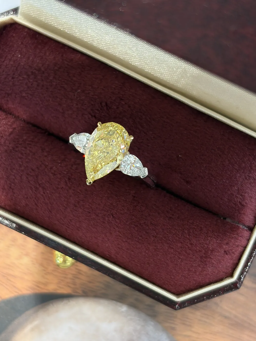 Кольцо с жёлтым бриллиантом «Груша», 3 ct — фото 4