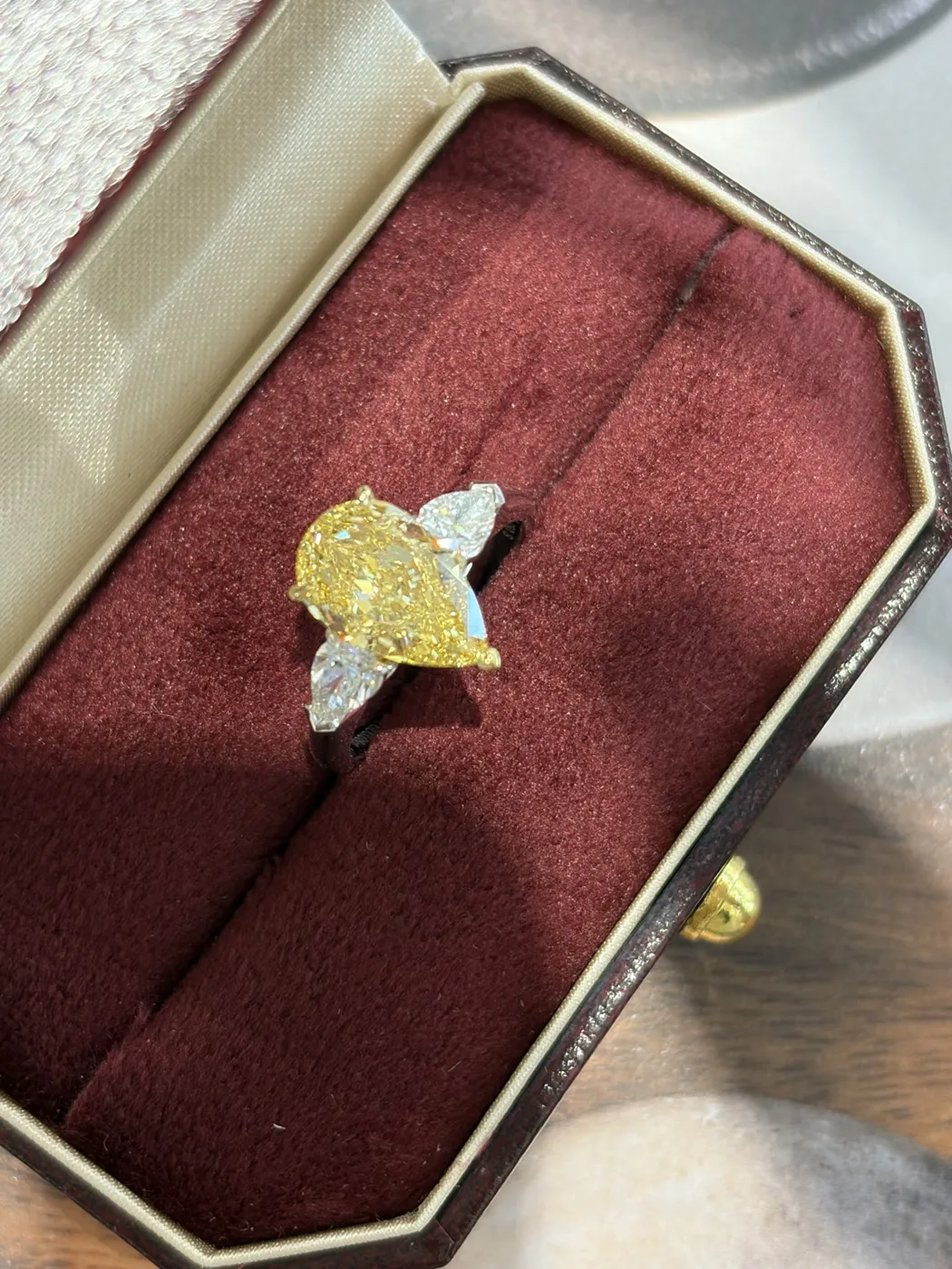 Кольцо с жёлтым бриллиантом «Груша», 3 ct — фото 6