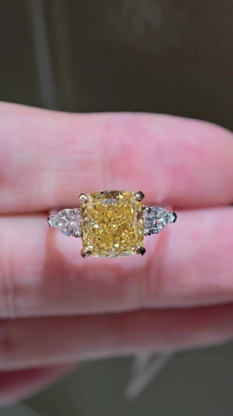 Кольцо с жёлтым бриллиантом «Кушон», 4,63 ct — фото 4