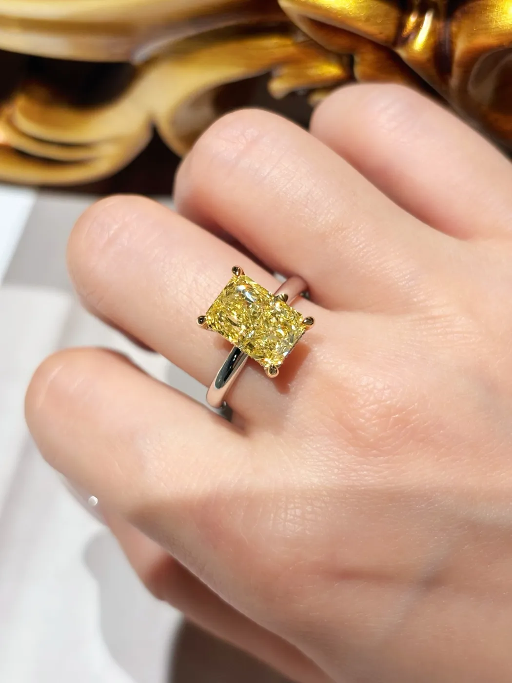 Кольцо с жёлтым бриллиантом «Радиант», 3,25 ct — фото 4