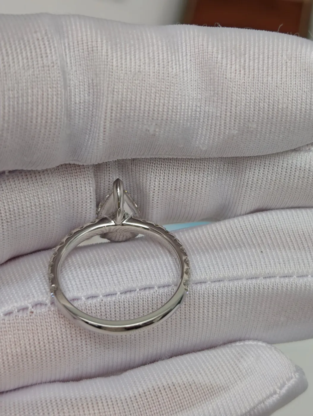 Кольцо-солитер «Груша» с дорожкой, 2 ct — фото 2
