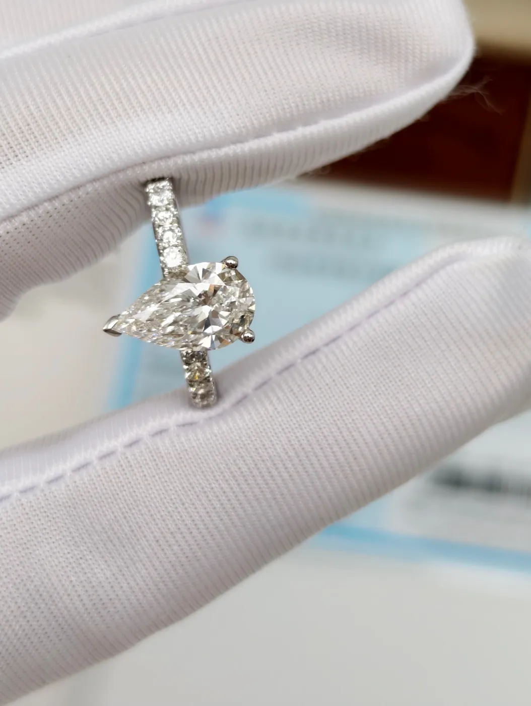 Кольцо-солитер «Груша» с дорожкой, 2 ct — фото 6