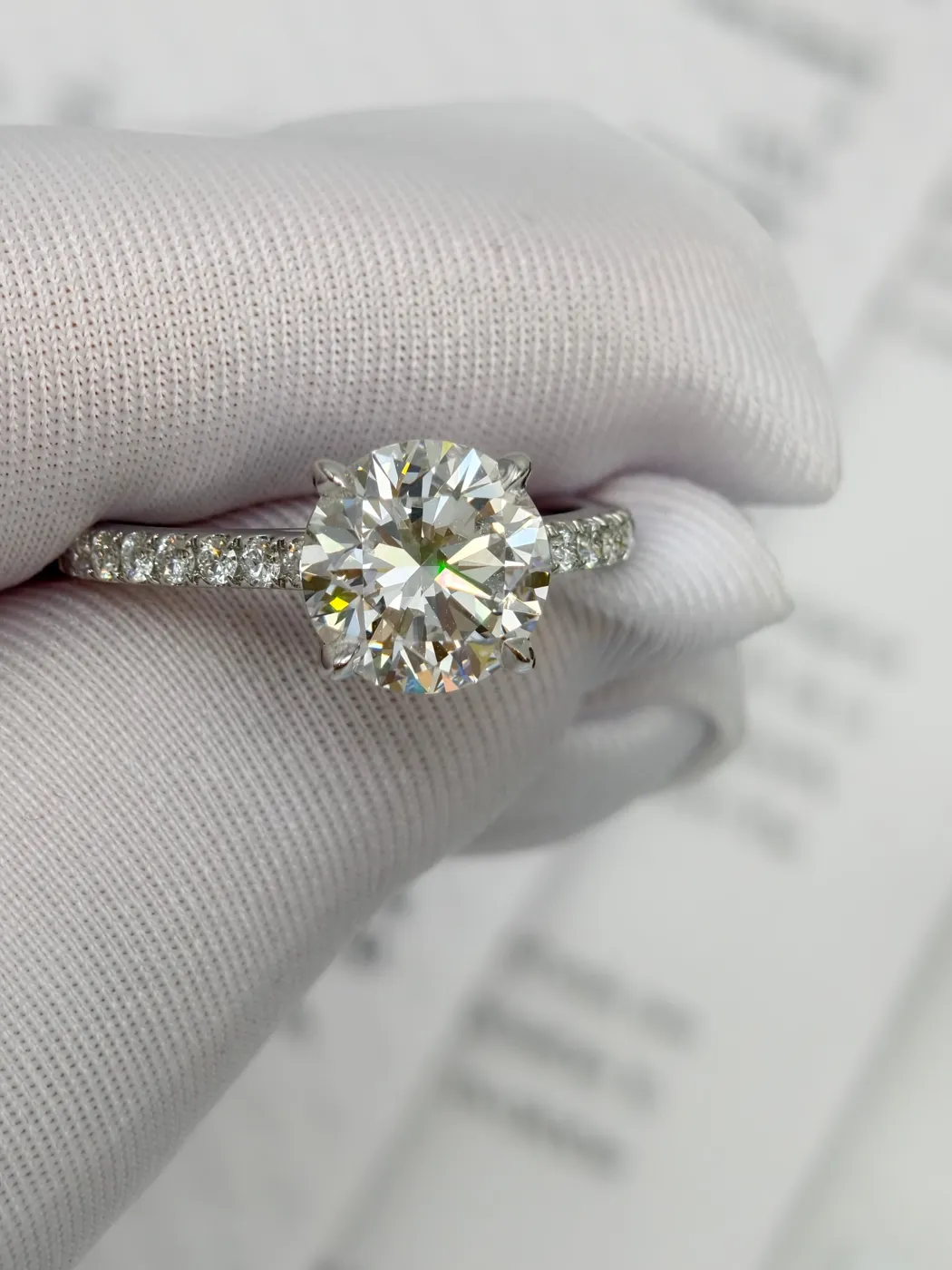 Кольцо-солитер «Круг» с дорожкой, 3 ct — фото 1