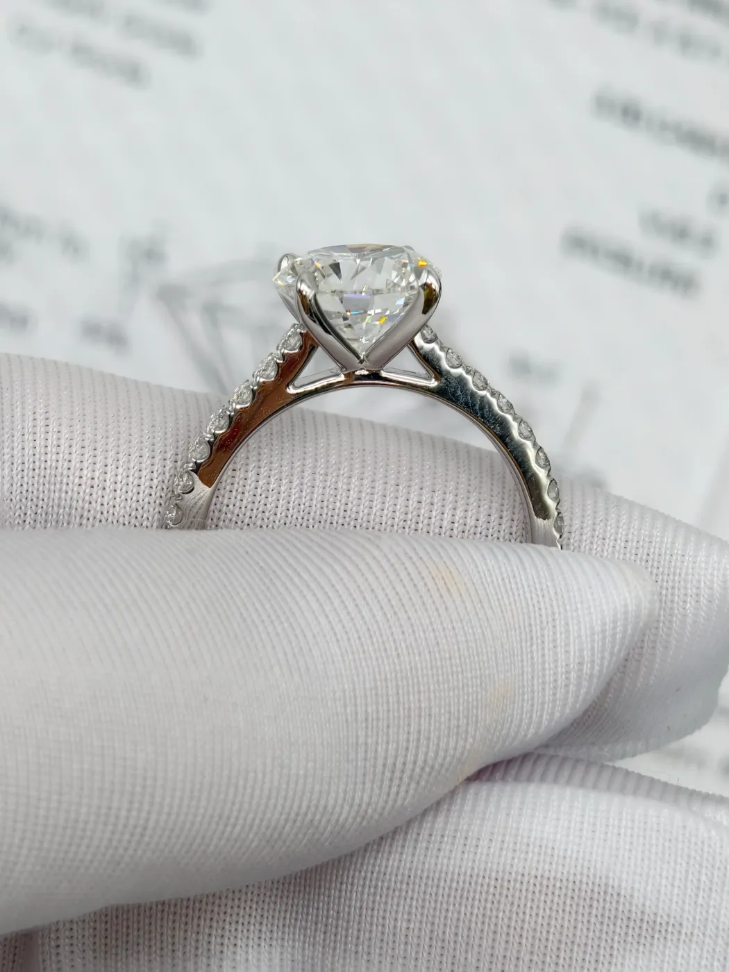 Кольцо-солитер «Круг» с дорожкой, 3 ct — фото 2
