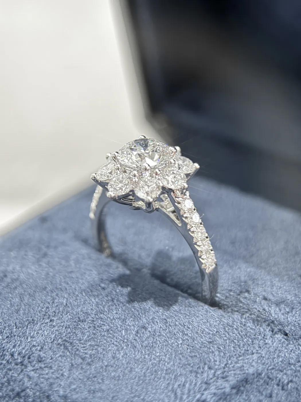Кольцо «Солнце» с центральным бриллиантом, 1 ct — фото 5
