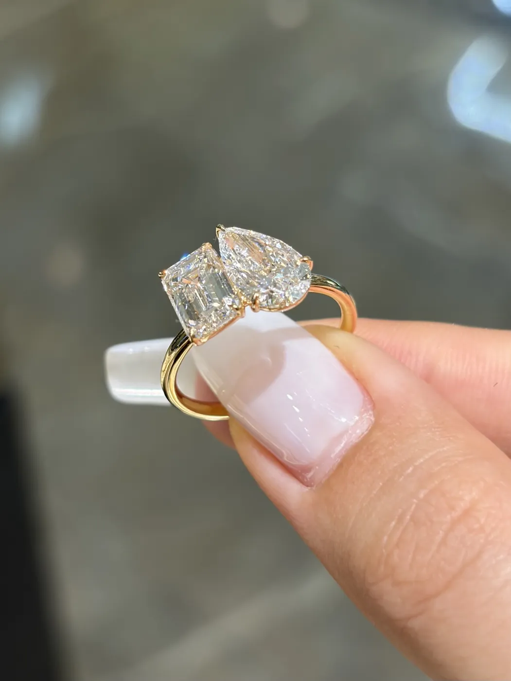 Кольцо Toi et Moi «Изумруд и груша», 1,5 + 1,5 ct — фото 2