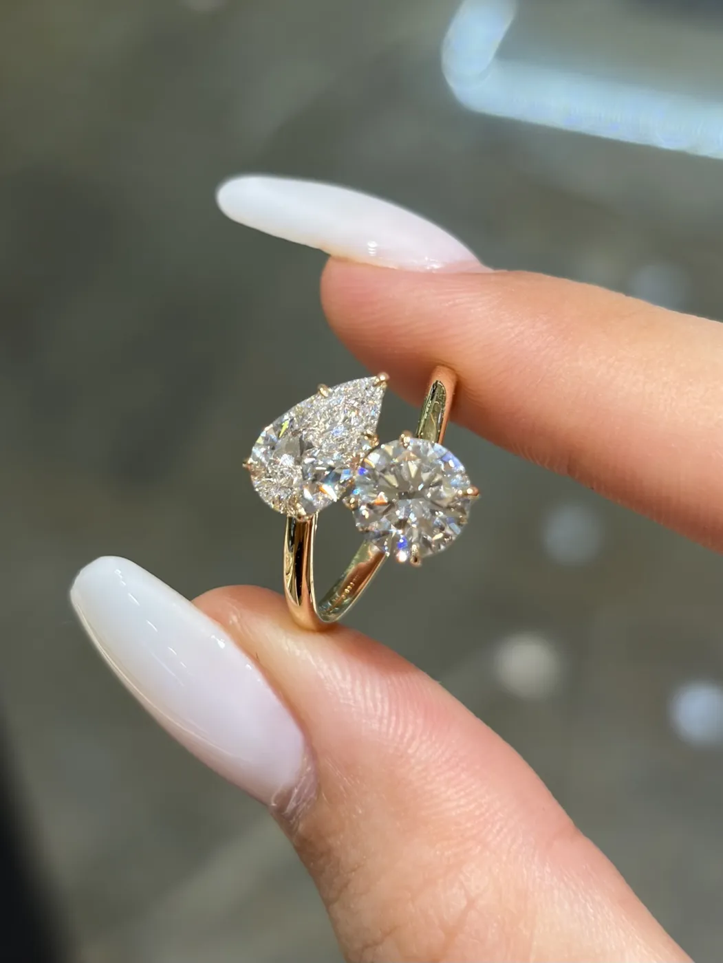 Кольцо Toi et Moi «Круг и груша», 2 × 1,5 ct — фото 1