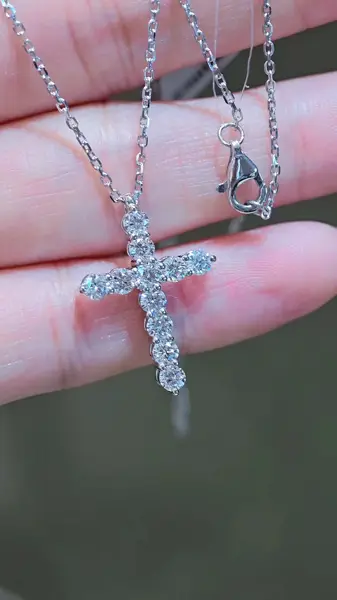 Подвеска-крест, 1,26 ct
