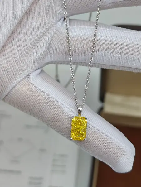 Подвеска с жёлтым бриллиантом «Радиант», 2 ct