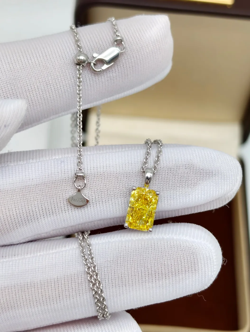 Подвеска с жёлтым бриллиантом «Радиант», 2 ct — фото 2