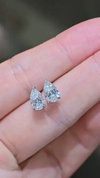 Пусеты «Груша», 2 × 1 ct