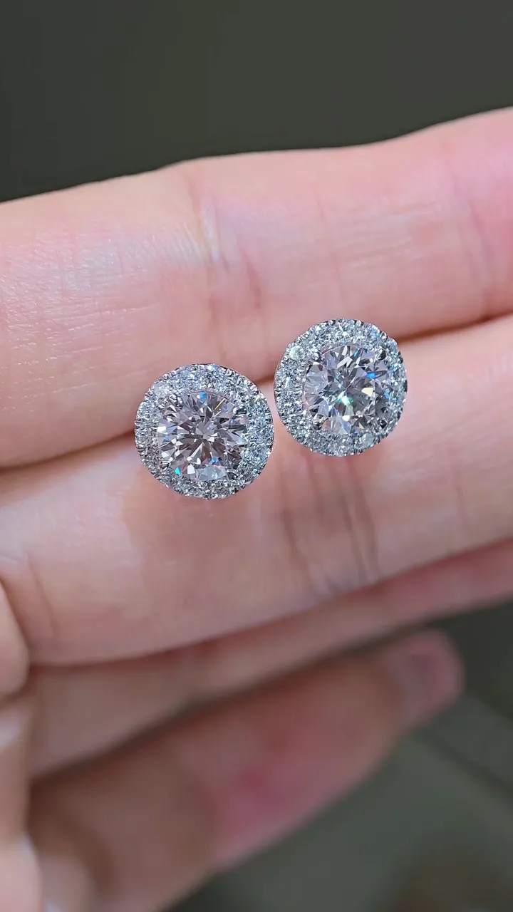 Пусеты «Круг» в ореоле, 2 × 1 ct — фото 1