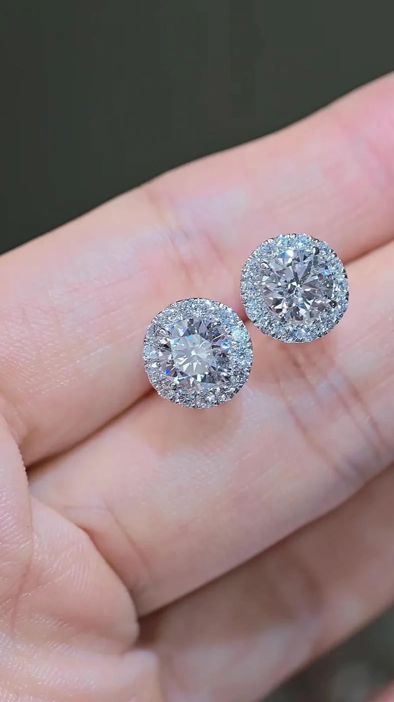 Пусеты «Круг» в ореоле, 2 × 1 ct — фото 2