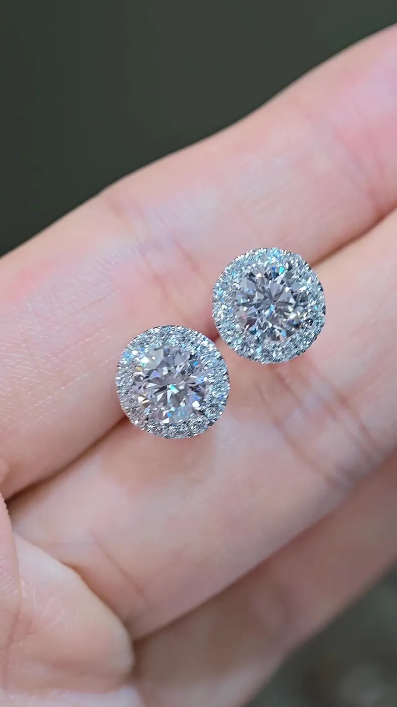 Пусеты «Круг» в ореоле, 2 × 1 ct — фото 4