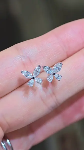 Серьги-гвоздики «Бабочка», 1,03 ct